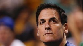 Cuban da aparente respuesta a Trump usando el número 46 en su camiseta