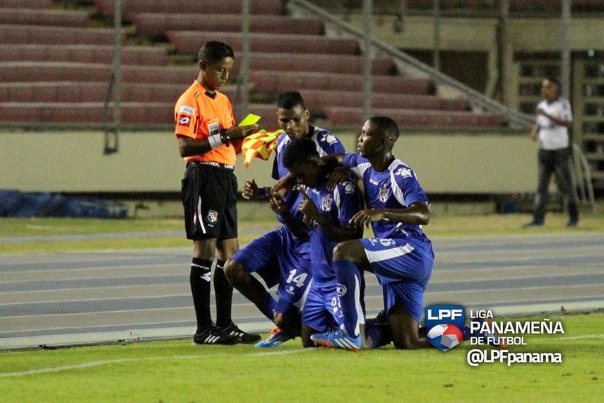 Yoel Bárcenas guió al Árabe Unido a su primer triunfo del Torneo Clausura 2014