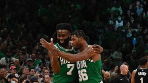 Jalen Brown y Marcus Smart fueron clave en la remontada de los Celtics ante los Nets. Boston lidera la serie 2 a 0
