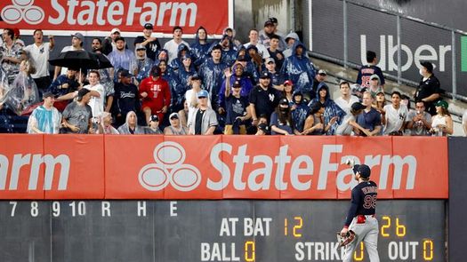 Las Grandes Ligas vetan de por vida a aficionado que golpeó a Verdugo