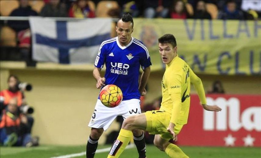 El argelino Kadir trabajó con el grupo y estará disponible ante el Real Madrid
