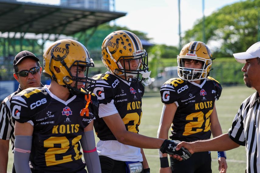 Kolts y Owls blanquean y ganan en la sexta semana de la KFL U16