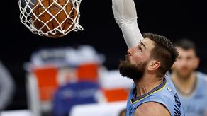 111-103.Valanciunas logra doble-doble y los  Grizzlies aprovechan las bajas de Warrior