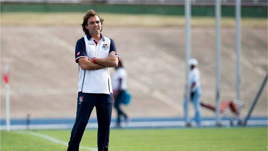 Juan Carlos Cubilla y Leonardo Pipino, ratificados en la Sub-17 y Sub-20, respectivamente