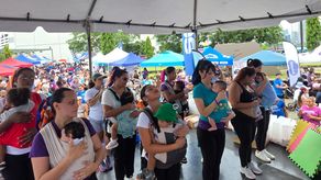 Familias panameñas de todas las generaciones se unieron en el Mirador del Pacífico para celebrar la maternidad, la infancia y la unión familiar en una caminata de 5 kilómetros.