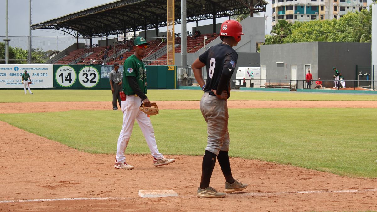 Acción del tercer duelo entre Bocas y la Sub-18 este domingo en el Justino Salinas. Los bocatoreños, Azuero y Oeste dominaron el primer fin de semana. Foto: Cortesía/Aurelio Ortiz G. Acción del tercer duelo entre Bocas y la Sub-18 este domingo en el Justino Salinas. Los bocatoreños, Azuero y Oeste dominaron el primer fin de semana. Foto: Cortesía/Aurelio Ortiz G.