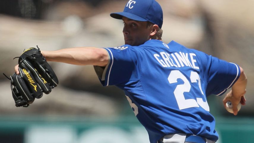 Zach Greinke acuerda regresar a los Reales