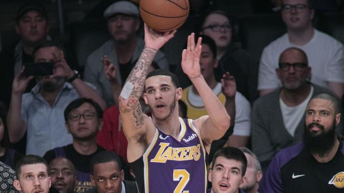 97-107. Ingram y Ball responden a advertencia de Walton y pueden con Doncic