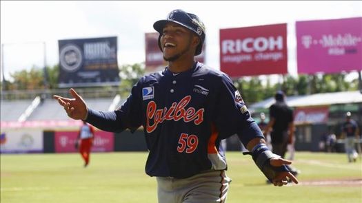 Eury Pérez y César Valdez reciben contratos de ligas menores de los Astros