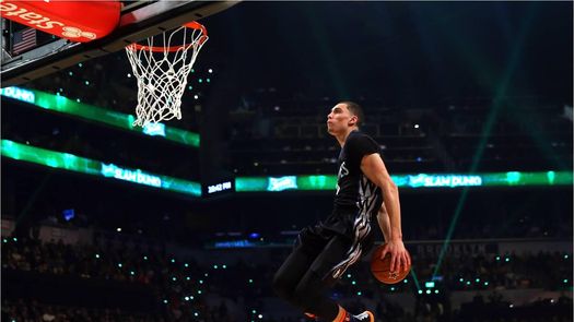 El novato LaVine voló más alto que todos en el Slam Dunk Contest