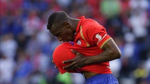 El colombiano Perea complica lesión y tardará tres semanas más para regresar