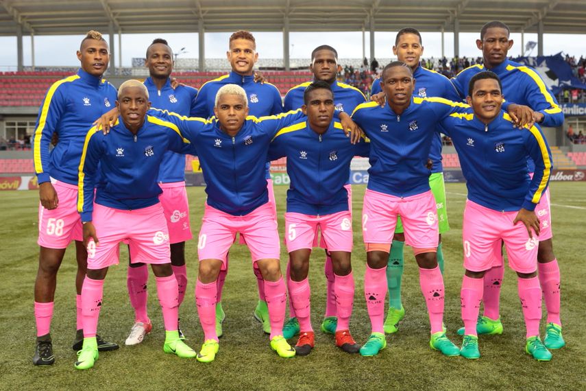 Enrico Small mete al Árabe Unido en la Gran Final