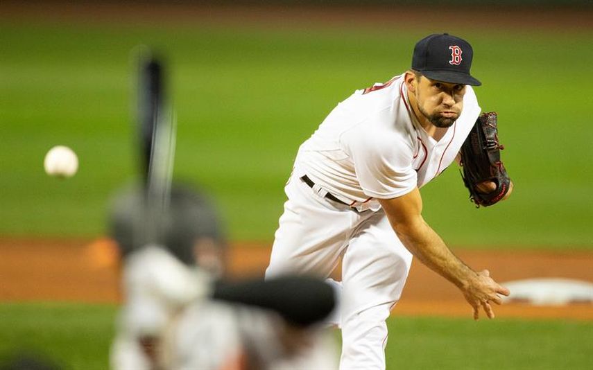 3-2. El abridor de los Medias Rojas, Nathan Eovaldi, controla desde la lomita a los Mellizos