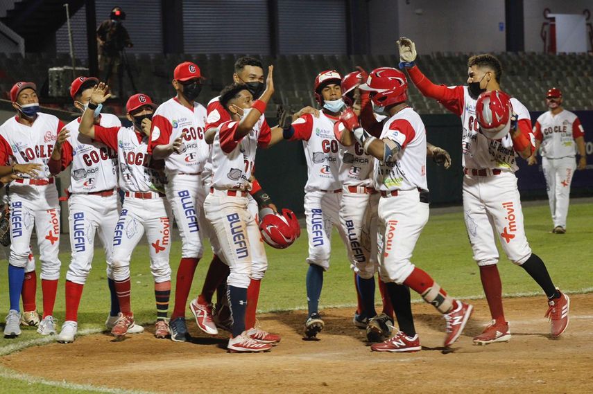 Coclé luce demoledor ante Bocas