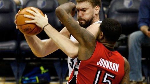 96-92. DeRozan decide el duelo de los líderes a favor de los Raptors y Gasol logra un doble-doble