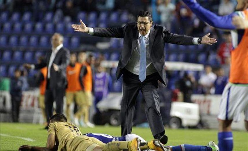 Tena asume la responsabilidad por mal torneo del Cruz Azul