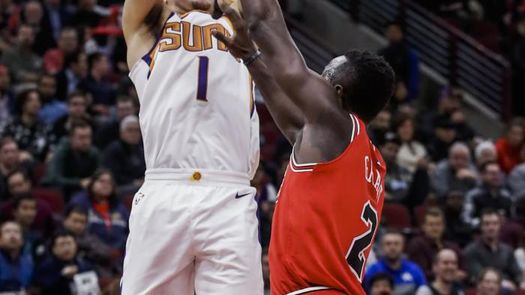99-103. Booker logra doble-doble y los Suns detienen la mala racha
