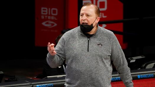 Tom Thibodeau, de Knicks, gana por segunda vez premio Entrenador del Año