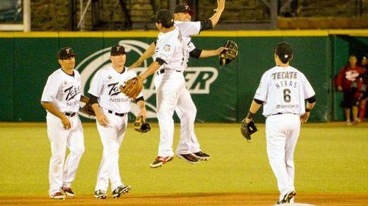 Los Toros vencen a los Sultanes y mantienen actuación perfecta en México
