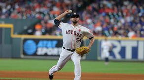 9-8. Santana jonronea y pega sencillo remolcador contra los Astros