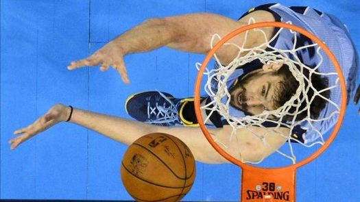 Marc Gasol, con un triple espectacular, derribó el /maleficio/ de San Antonio