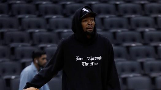 Durant entrena con los Warriors y es cuestionable para el quinto partido