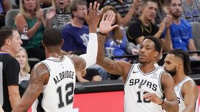90-112. Spurs ganan y evitan a Warriors en primera ronda de playoffs