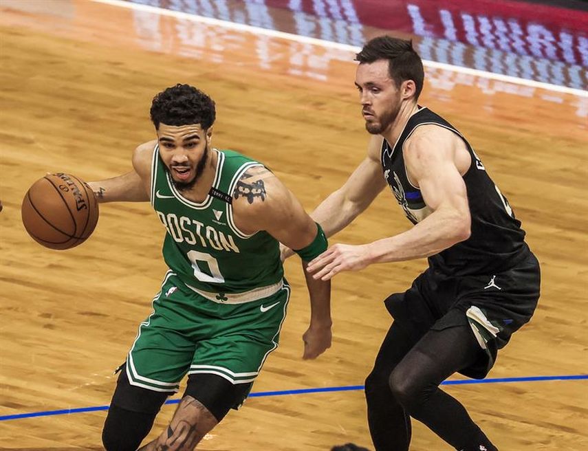 143-140. Con 60 puntos, Tatum ayuda a los Celtics a remontar una desventaja de 32 ante los Spurs