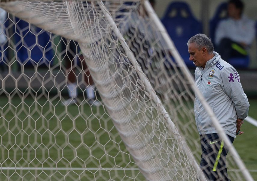 Brasil vuelve a entrenar pensando en Colombia tras un día de descanso