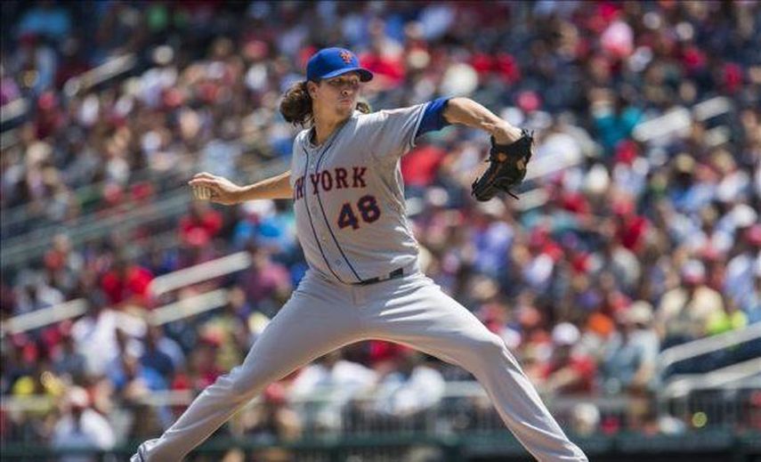 5-1. DeGrom y Herrera se combinan para superar a los Orioles