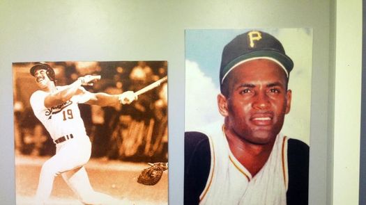 Objetos del Museo Roberto Clemente de Pittsburgh llegan a Puerto Rico