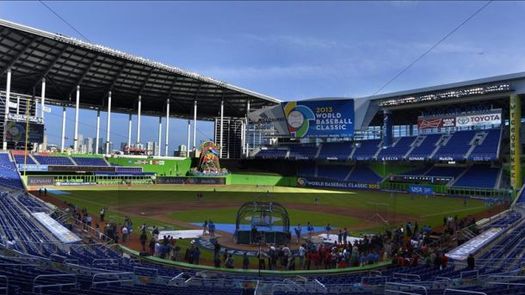 Los Marlins acercan los muros de los jardines en su campo del Marlins Park