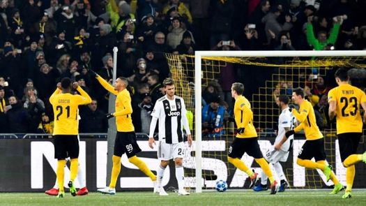 2-1. El Juventus cae en Suiza, pero avanza como primero