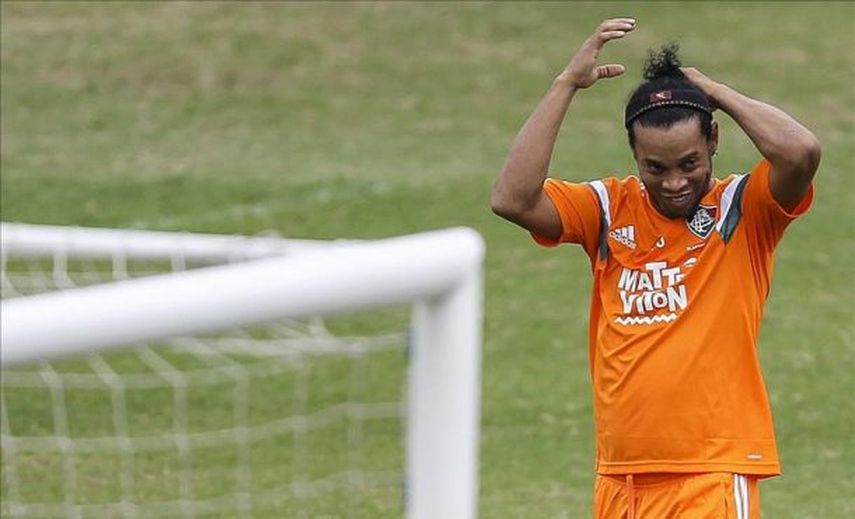 Ronaldinho sorprendido y emocionado por el cariño de aficionados en Ecuador