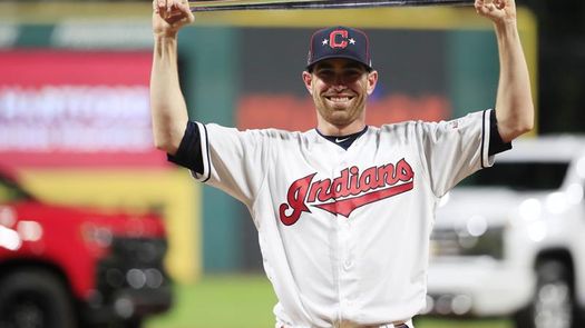 Bieber, de Indios, y Bauer, de Rojos, se llevan para Ohio los premios Cy Young