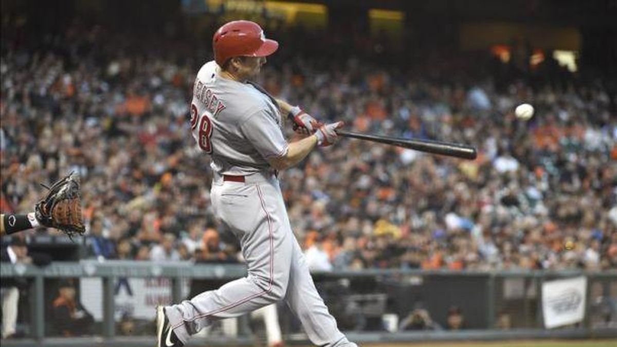 3-2. Heisey da forma al triunfo de los Rojos