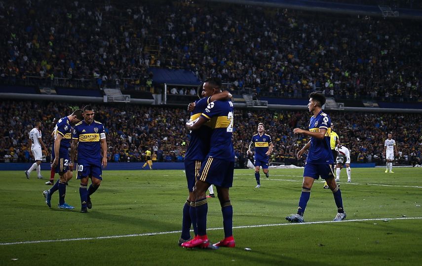 3-0. Boca Juniors golea, consigue su primera victoria y hunde al DIM