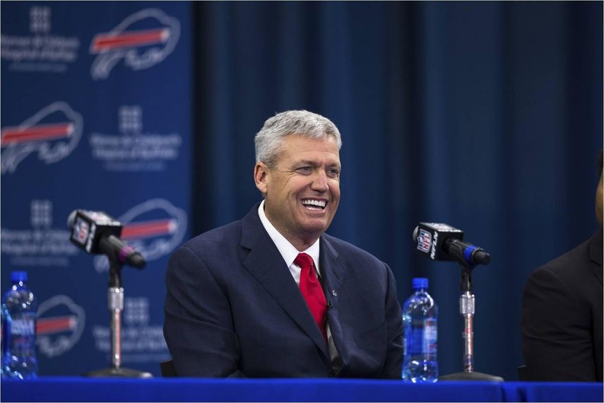 Ryan fue presentado por los Bills y /prometió/ estar en los playoffs