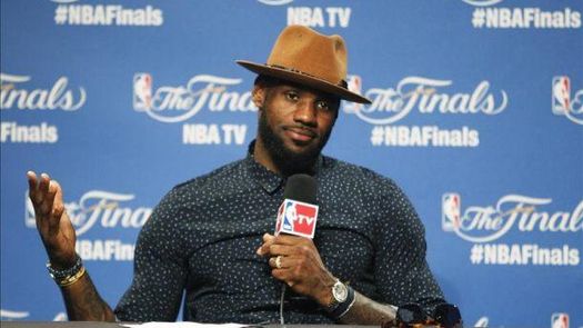 LeBron James lamenta la derrota pero está contento con apoyo de aficionados