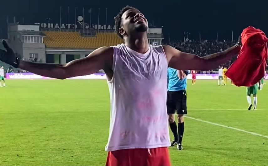 Freddy Góndola celebrando el gol.&nbsp;