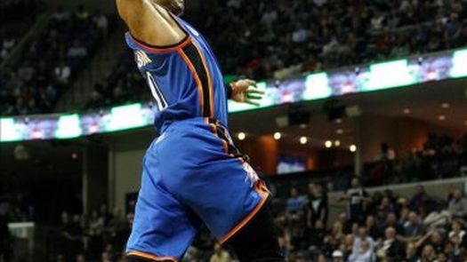 117-114. Westbrook completa la remontada de los Thunder que rompen su racha perdedora