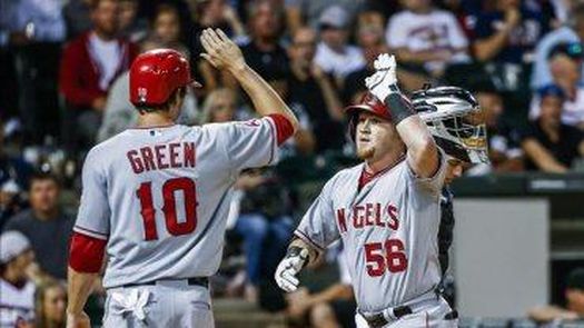 3-2. Calhoun aprovecha un mal envío y anota el triunfo de los Angelinos sobre los Marineros