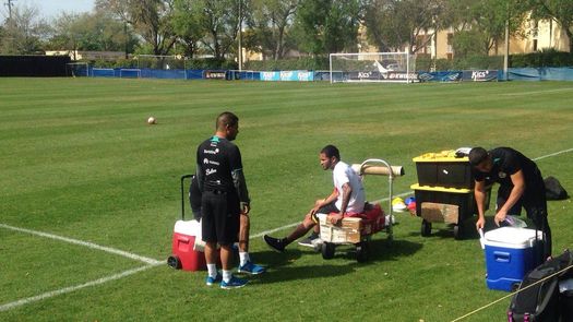 Selección Nacional trabajó con el grupo completo; Davis presentó molestias