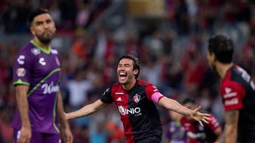 El estadounidense González anota un gol de última hora y Atlas vence al Veracruz