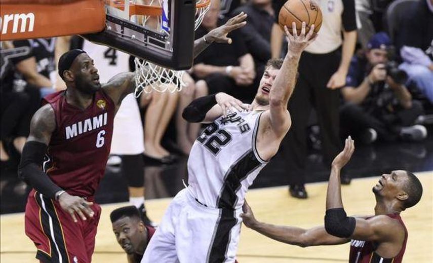 Green, no el calor, decidió triunfo de Spurs; reparan aire acondicionado