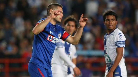 Cruz Azul lidera el Apertura mexicano; Gignac y Furch a los goleadores