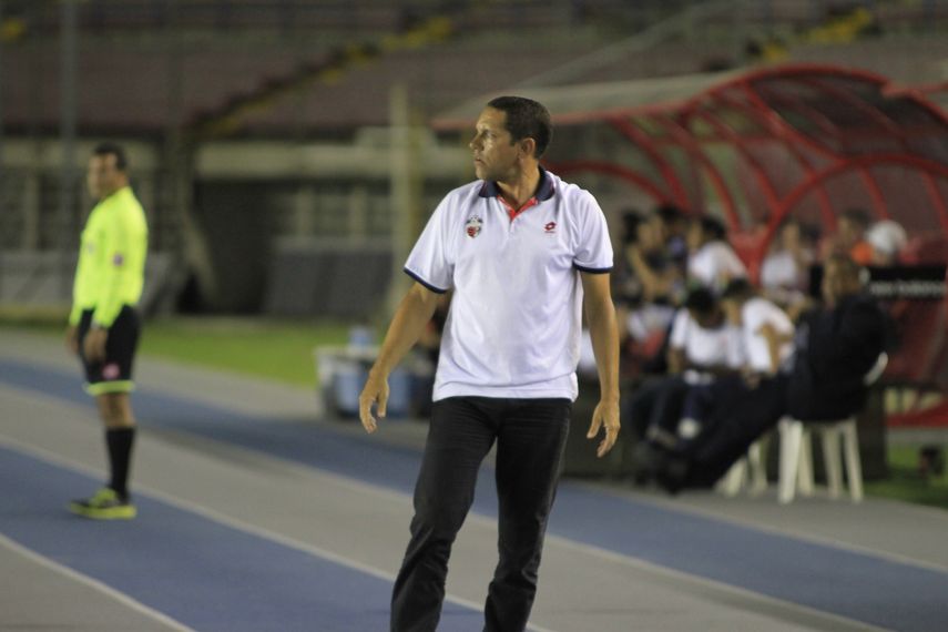 Mike Stump renunció como técnico del San Francisco FC