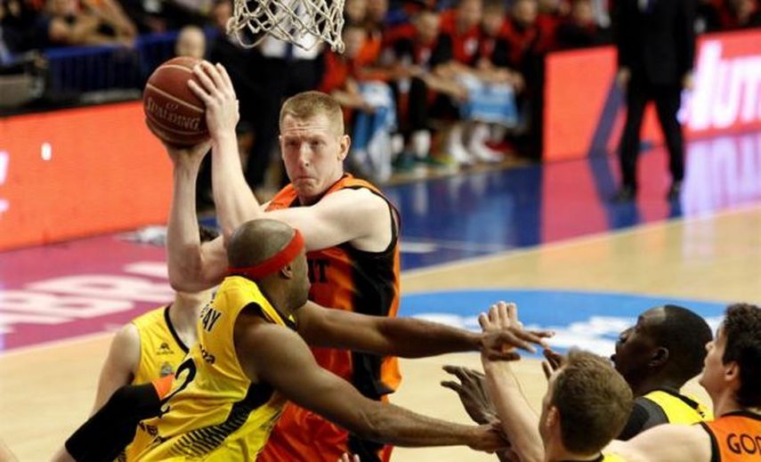 Smits, seguido por la NBA, sueña con el Eurobasket tras su mejor temporada