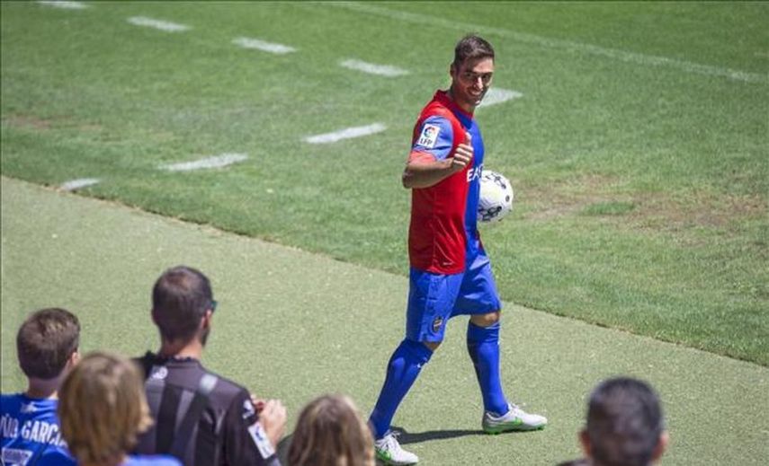 Trujillo acude por primera vez al entrenamiento tras la operación en un ojo