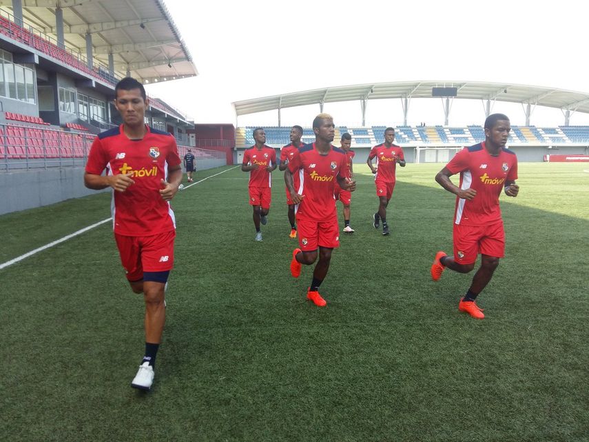 Panamá y Guatemala se enfrentan esta noche